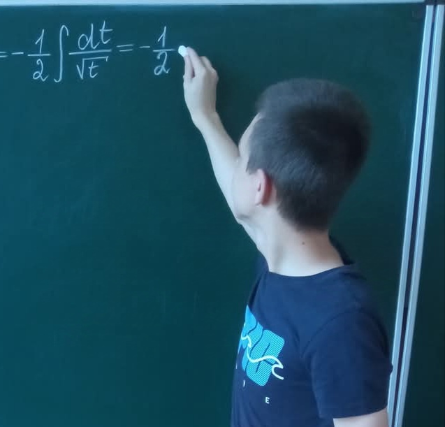 Репетитор з математики Володимир Кузнецов — Mathema